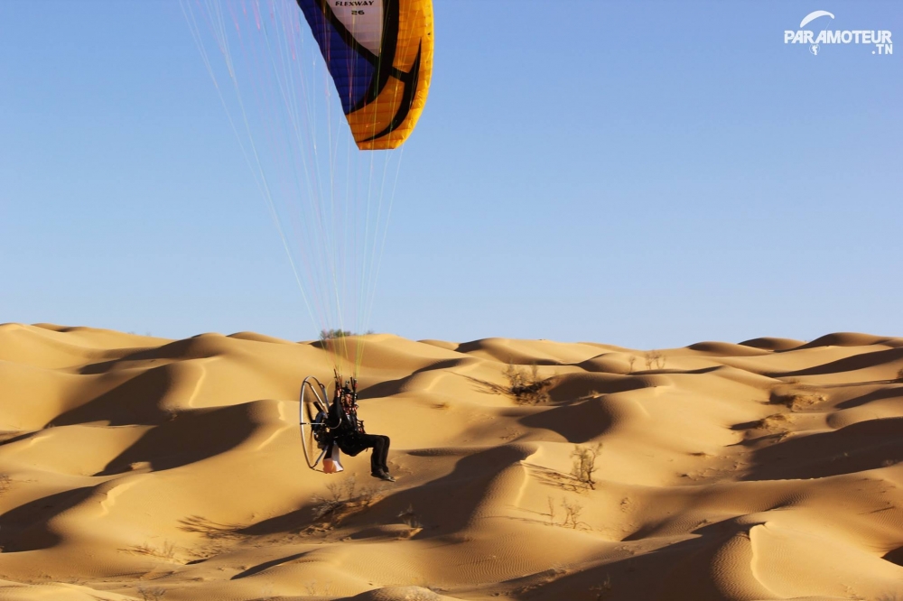 Du-paramoteur-dans-le-Sahara-paramoteur-12.jpg